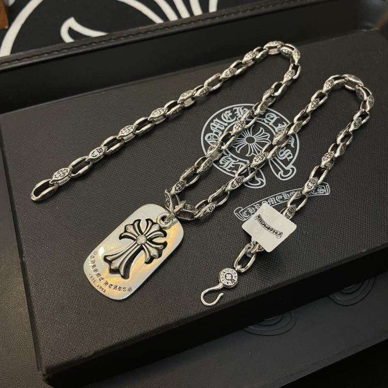 Ch*0me He**ts necklaces